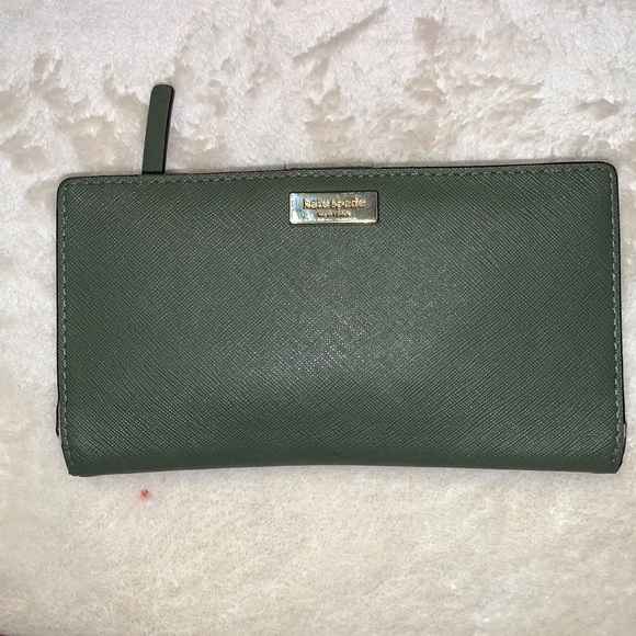 Cross body Kate Spade purse with matching wallet - Picture 2 of 6
